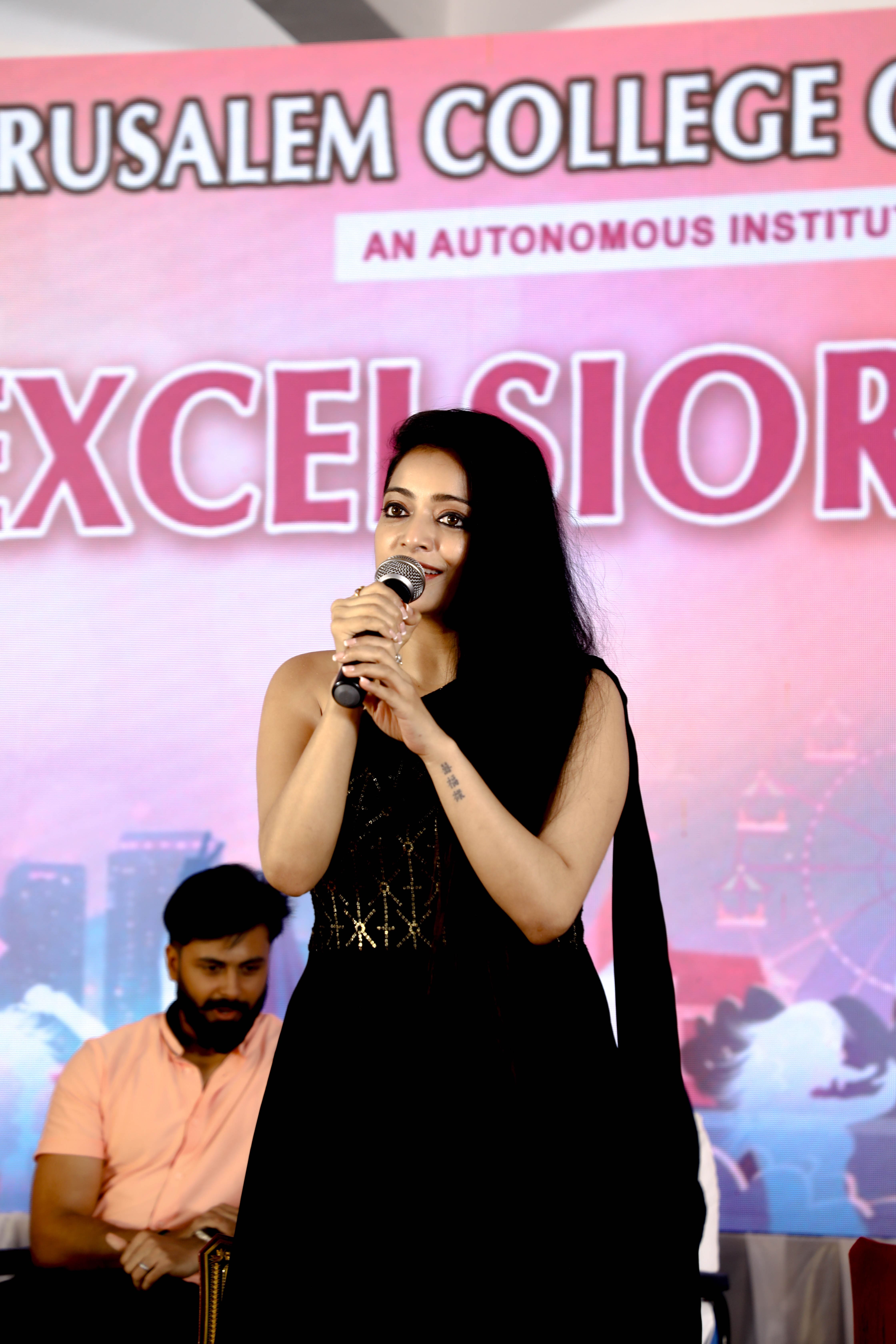 Abstract wedding ring capture