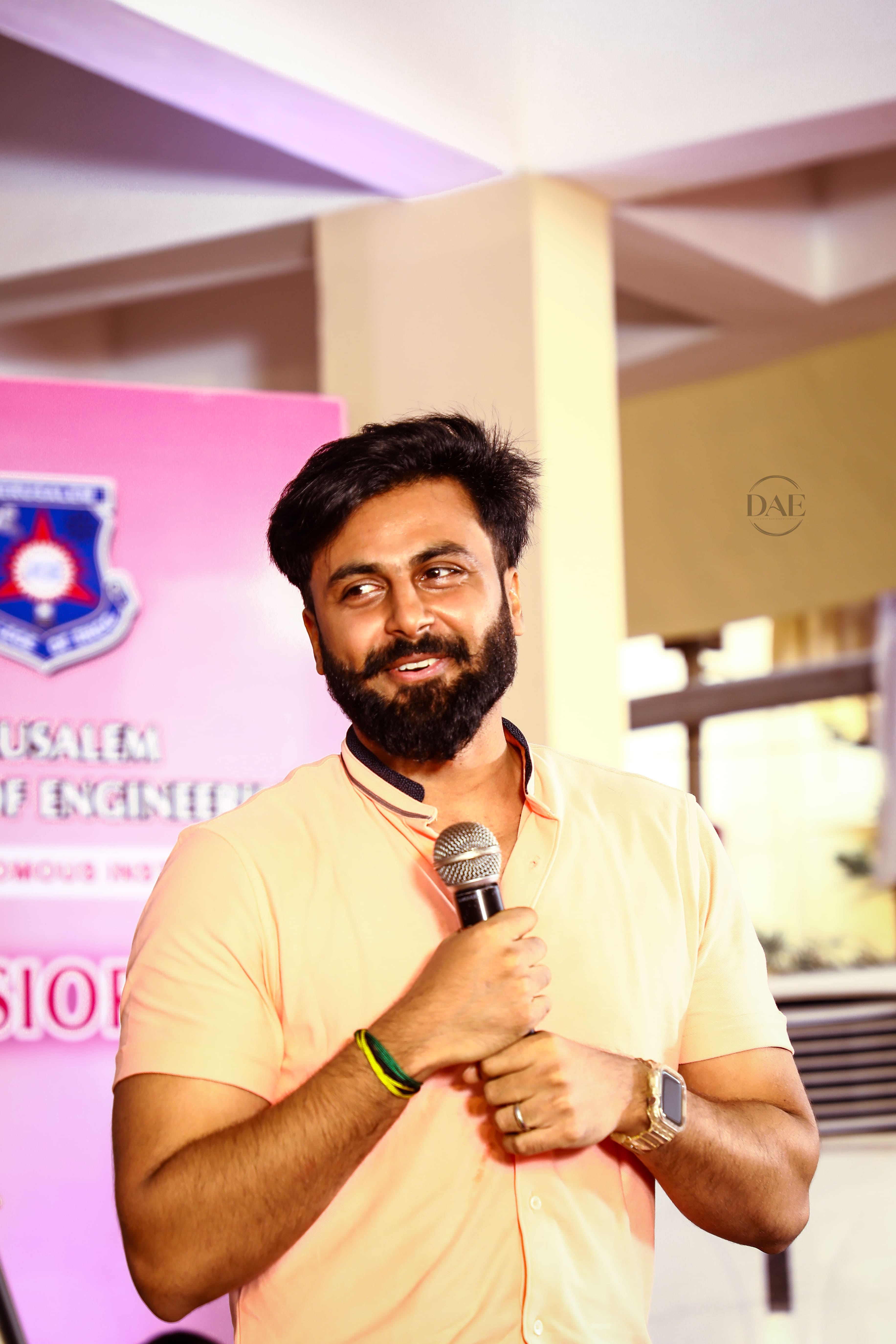 Abstract wedding ring capture