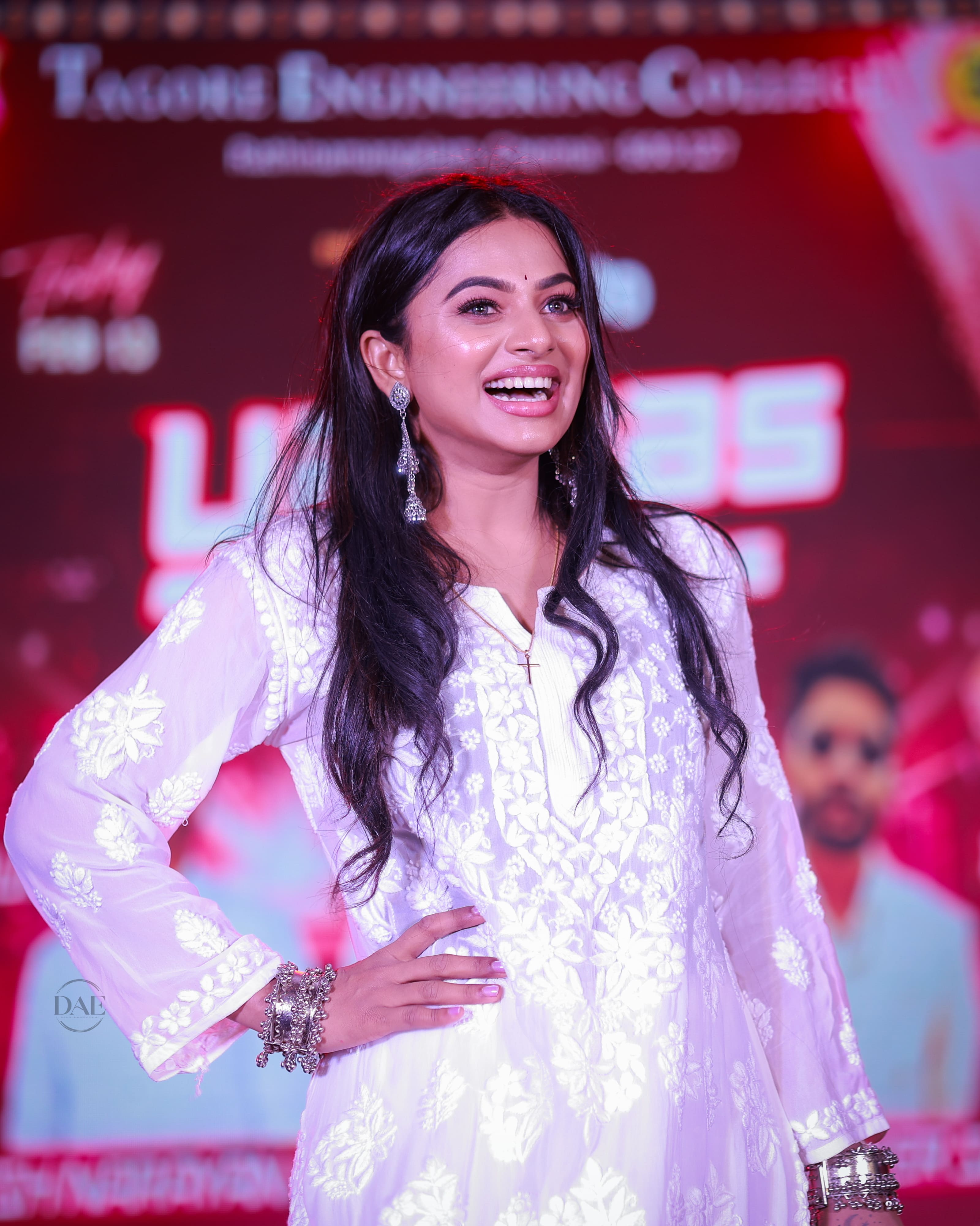 Abstract wedding ring capture